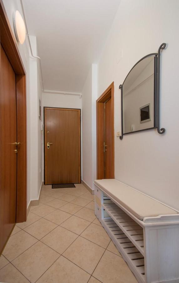 City Centre Sea View Apartment Πούλα Εξωτερικό φωτογραφία