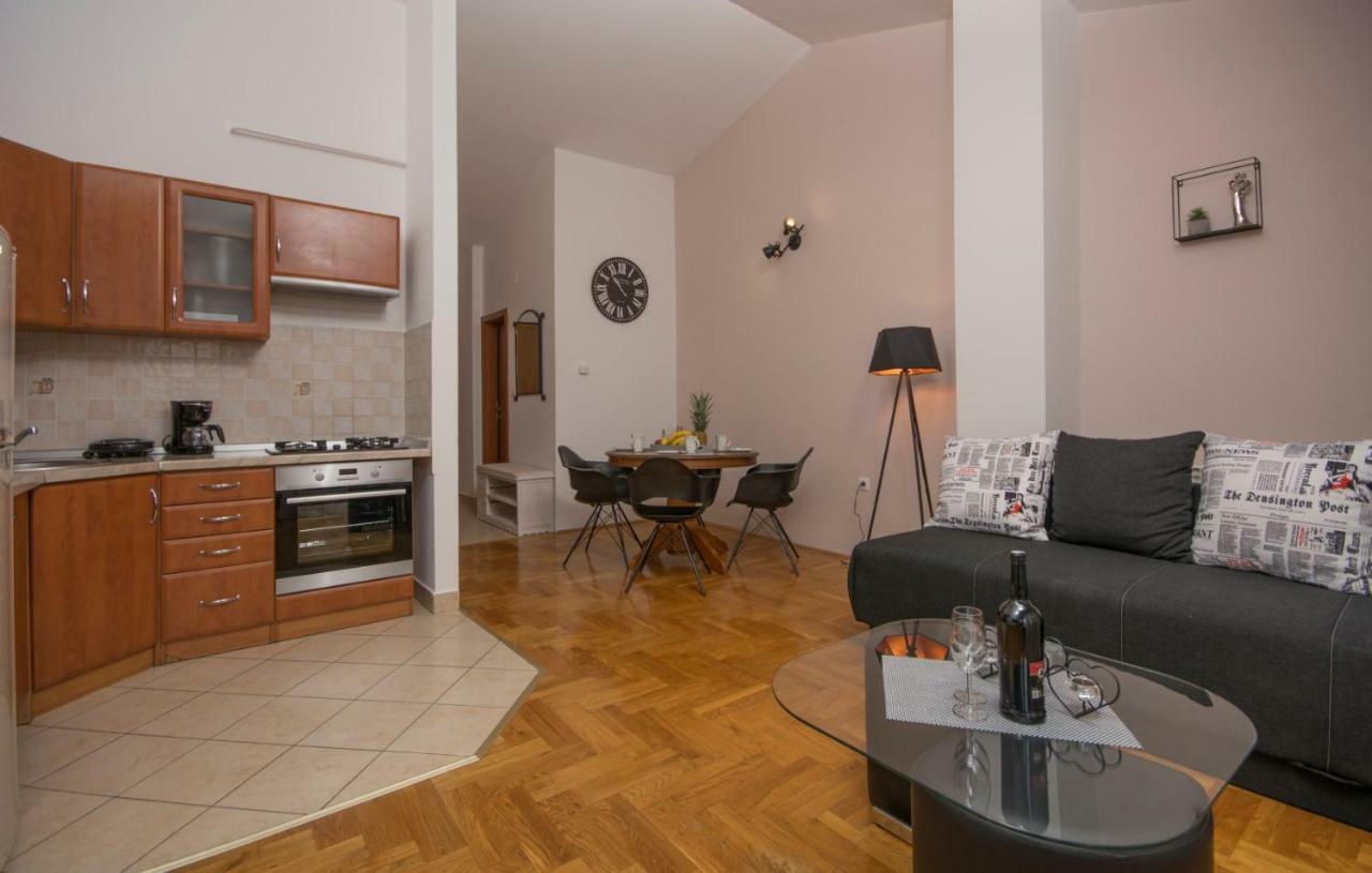 City Centre Sea View Apartment Πούλα Εξωτερικό φωτογραφία